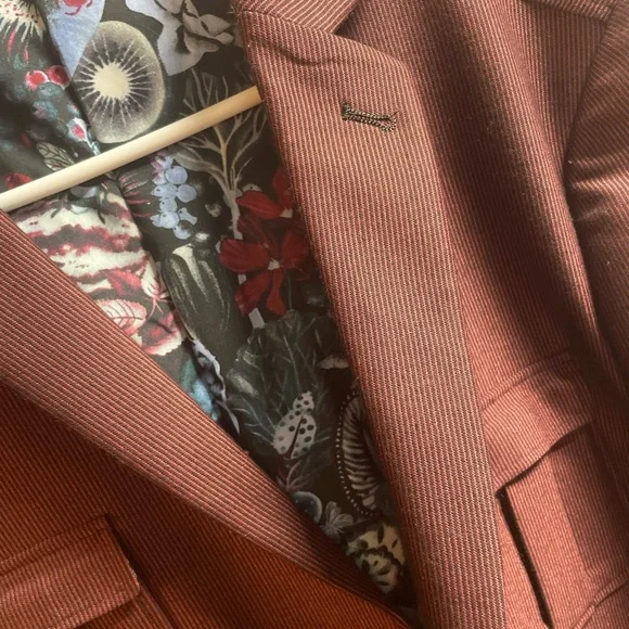 Paisley & Gray Maroon Blazer with Floral Lining - Picture 3 of 5